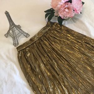 NEW GOLD SKIRT FROM REVOLVE IN SMALL 💜